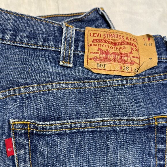 Levi 501 straight legs 38X32 - Picture 4 of 6